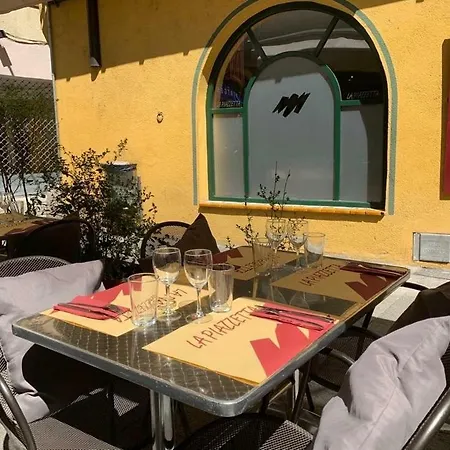 Hostal Del Ripolles-2