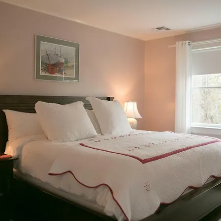 Bridgehampton Inn-3