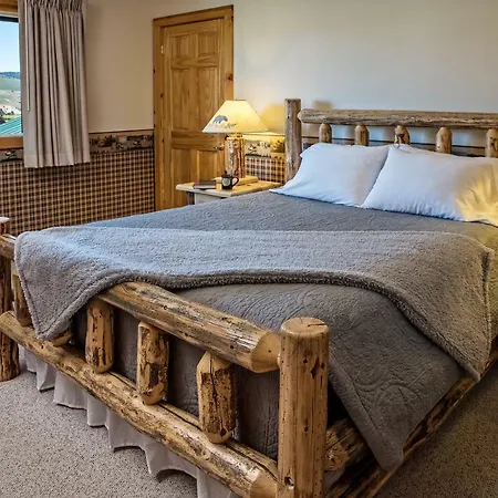 Stanley High Country Inn-3