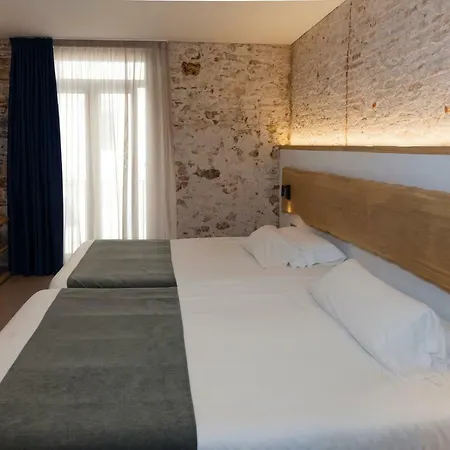 Hostal Paris-3