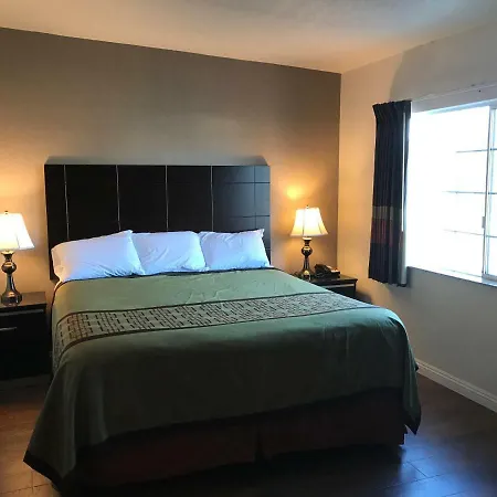 Manhattan Inn & Suites-2