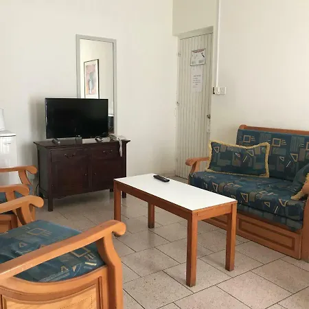 Daphne Hotel Apartments (Adults Only)-3