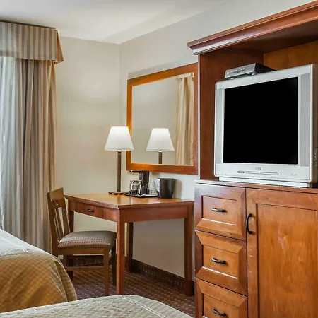 Econo Lodge-3
