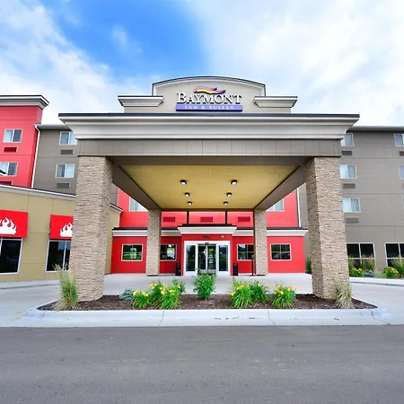 Baymont By Wyndham Grand Forks-3