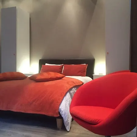 Suite 11-3