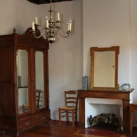 Chambre cozy et Salon de 60 m2 au coeur de la cité-2