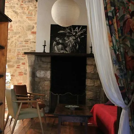 Chambre cozy et Salon de 60 m2 au coeur de la cité-3