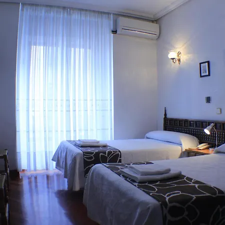 Hostal Esmeralda-2