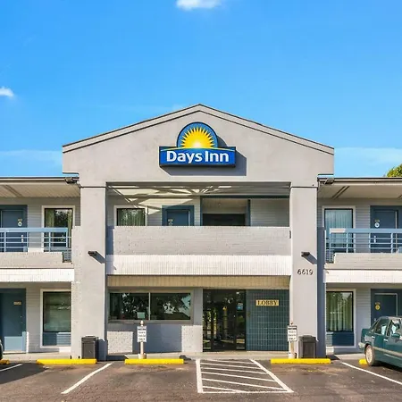 Days Inn By Wyndham Raleigh Glenwood-Crabtree-3