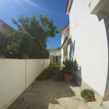 Lisbon Waves Surf Lodge-2