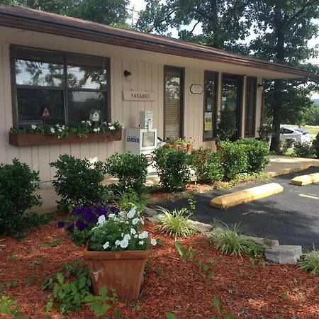 The Parkwood Inn & Suites-2