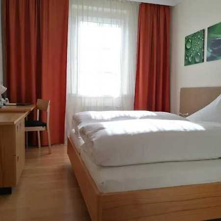 Der Löwen, Löwen Betriebs- und Management GmbH-2