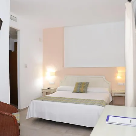 Hostal Doña Lola Marina-3