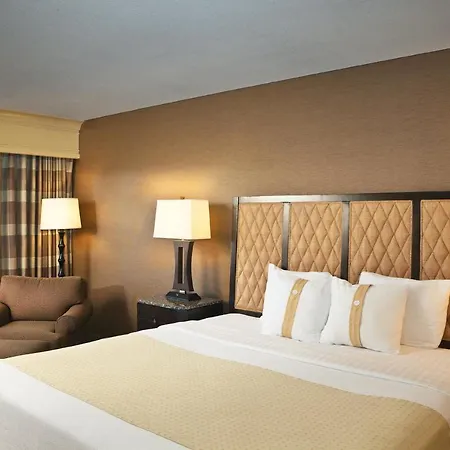 Holiday Inn Long Beach-Downtown Area-3