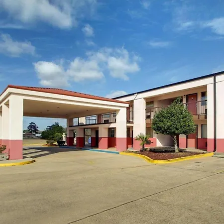 Econo Lodge Inn & Suites Forest-3