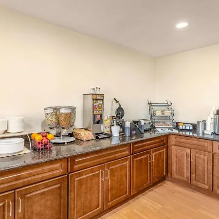 Mesilla Valley Days Inn & Suites-3