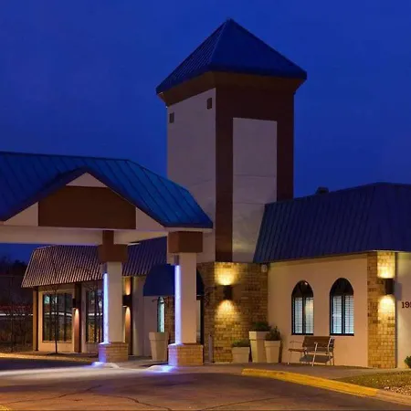 Norwood Inn & Suites Eagan St Paul & Mall Of America-3