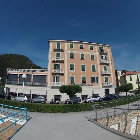 Hotel Monique-2