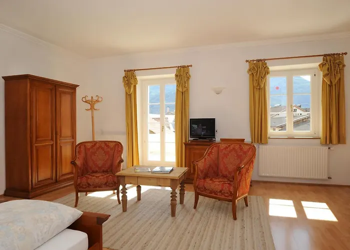 Burggasthof Zum Weissen Rossl Hotel Sluderno