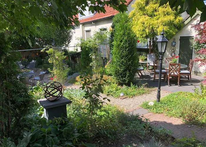 Walnut Lodge Bed & Breakfast