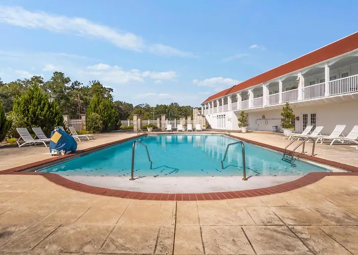 Gulf Hills Hotel & Retreat On The Water Ocean Springs