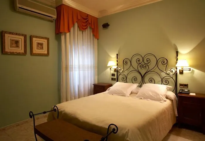 Hotel Juanito La Roda