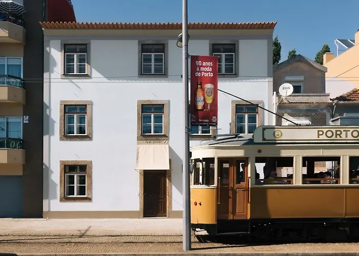Duas Portas Townhouse Acomodação com café da manhã Porto