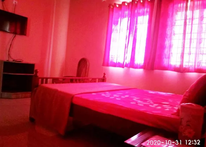 Aruvi Hotel