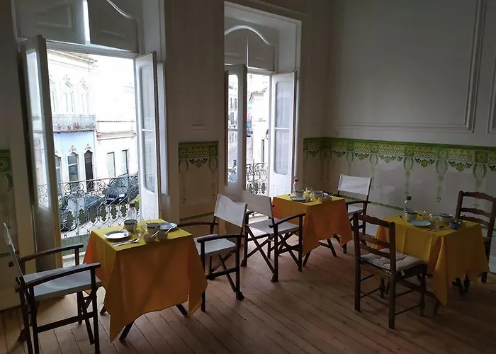 OlhãOmirante Guesthouse