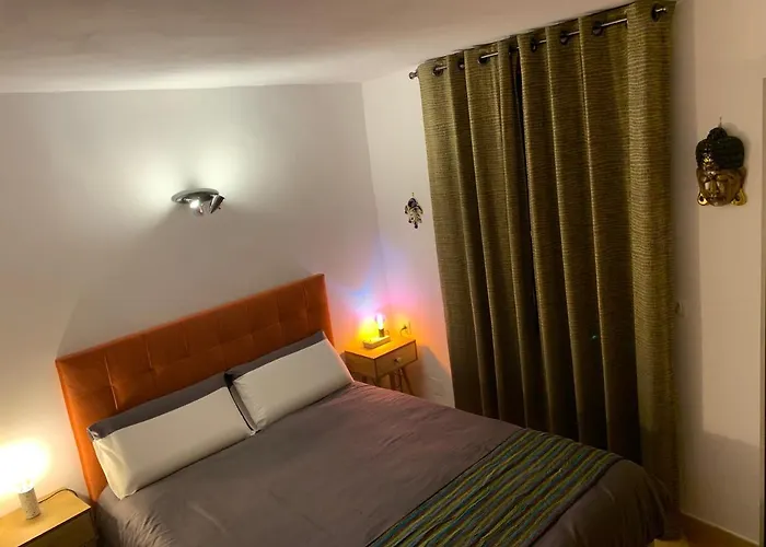 Pila & Bed Montpellier Centre Corum Comedie - Chambre Calme Climatisee - Quiet Air-Conditioned Room