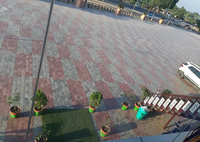 Hotel The Grand Piano - Best Business Hotel In Patan