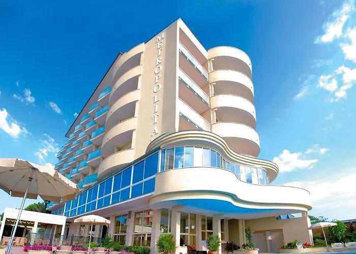 Metropolitan Family Hotel