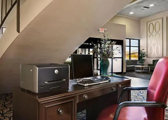 Days Inn Hotel & Conference Center