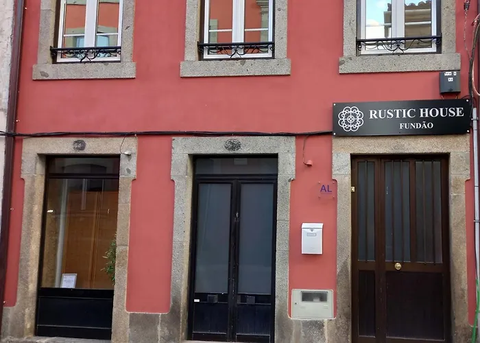 Rustic House Fundão Hotel