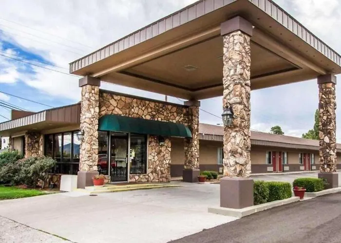 Econo Lodge University