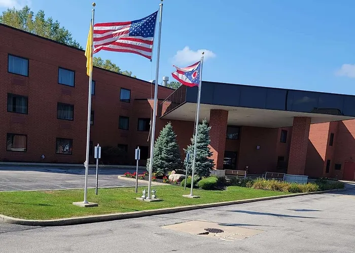 Holiday Inn Express & Suites Mentor - Banquet Center By Ihg