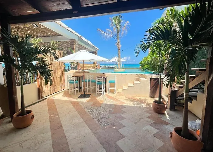 La Palma Beachfront Hotel & Club Nautico Cancun