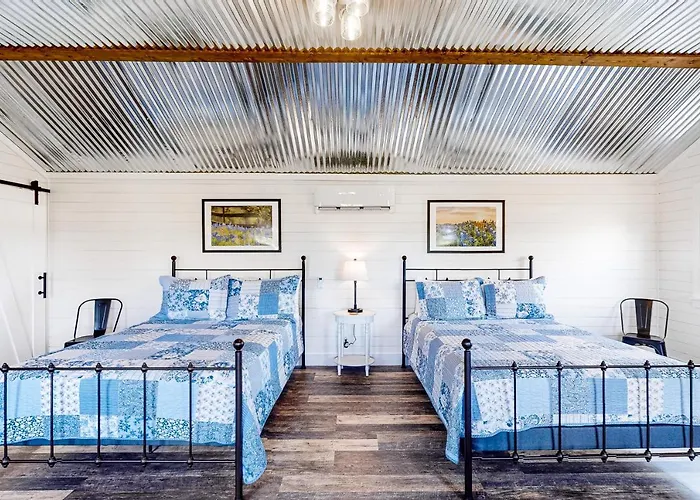 Bonny Bluebonnets Cottage 2