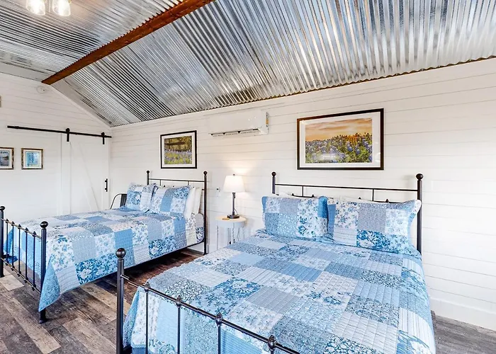 Bonny Bluebonnets Cottage 2