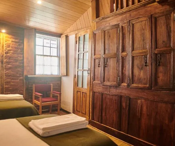 Casa da Praça Velha Guest House