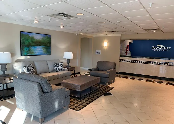 Baymont By Wyndham Latham Albany Airport Hotel
