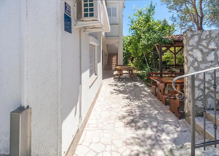 Apartments & Rooms Strcic Petra