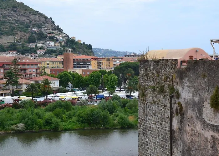 B&B Torre Porta Marina Vintimille