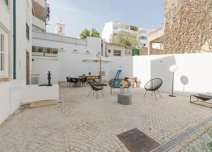 Almada Villa