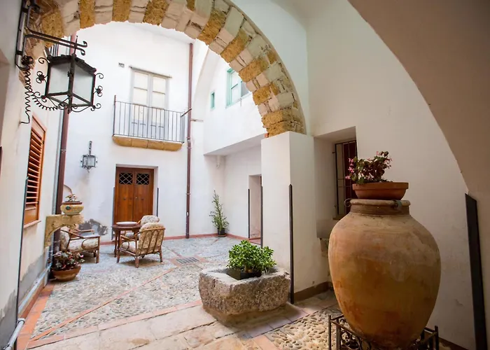 Palazzo Raho Hotel Cefalù