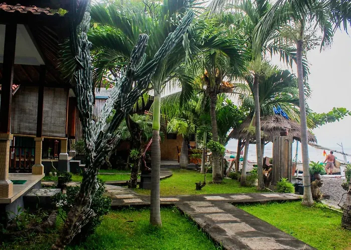 Coconut Beach Bungalows & Warung 2