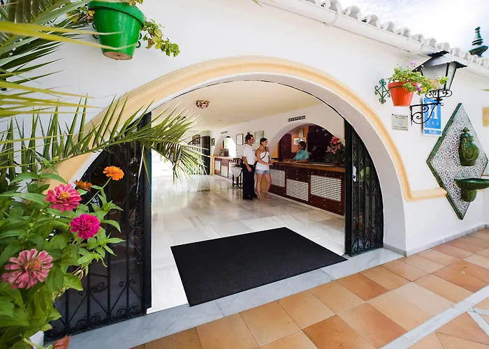 Hotel Globales Pueblo Andaluz San Pedro de Alcántara