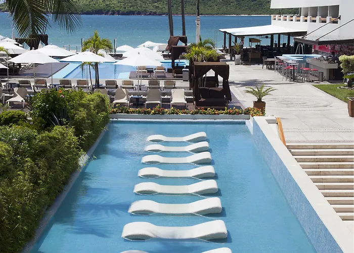 Luxury Hotels in Mazatlan near Mazatlan Aquarium