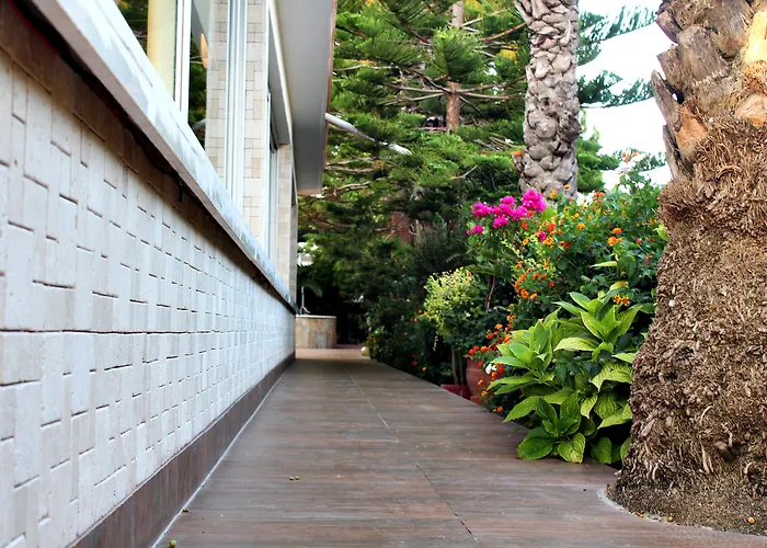 Sun Beach Park Hotel Side
