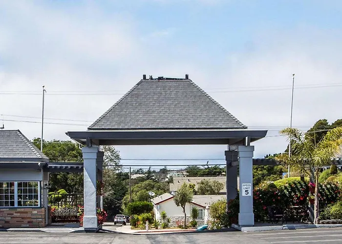 Blu Pacific Hotel
